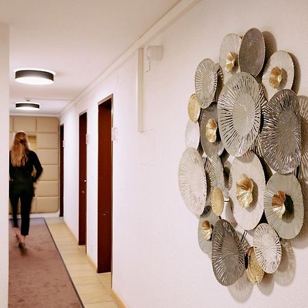 Elite Hotell Visp Exteriör bild