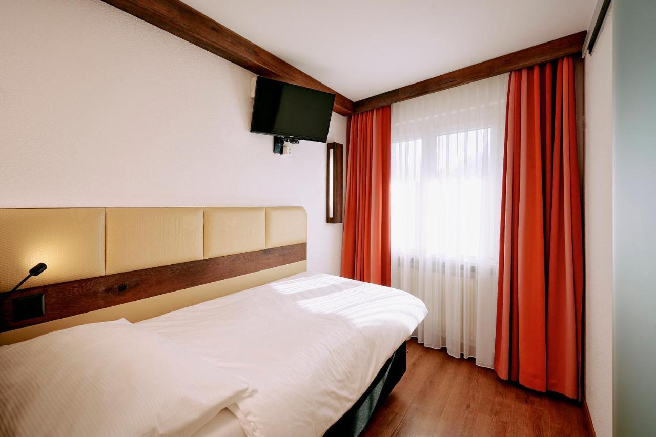 Elite Hotell Visp Exteriör bild