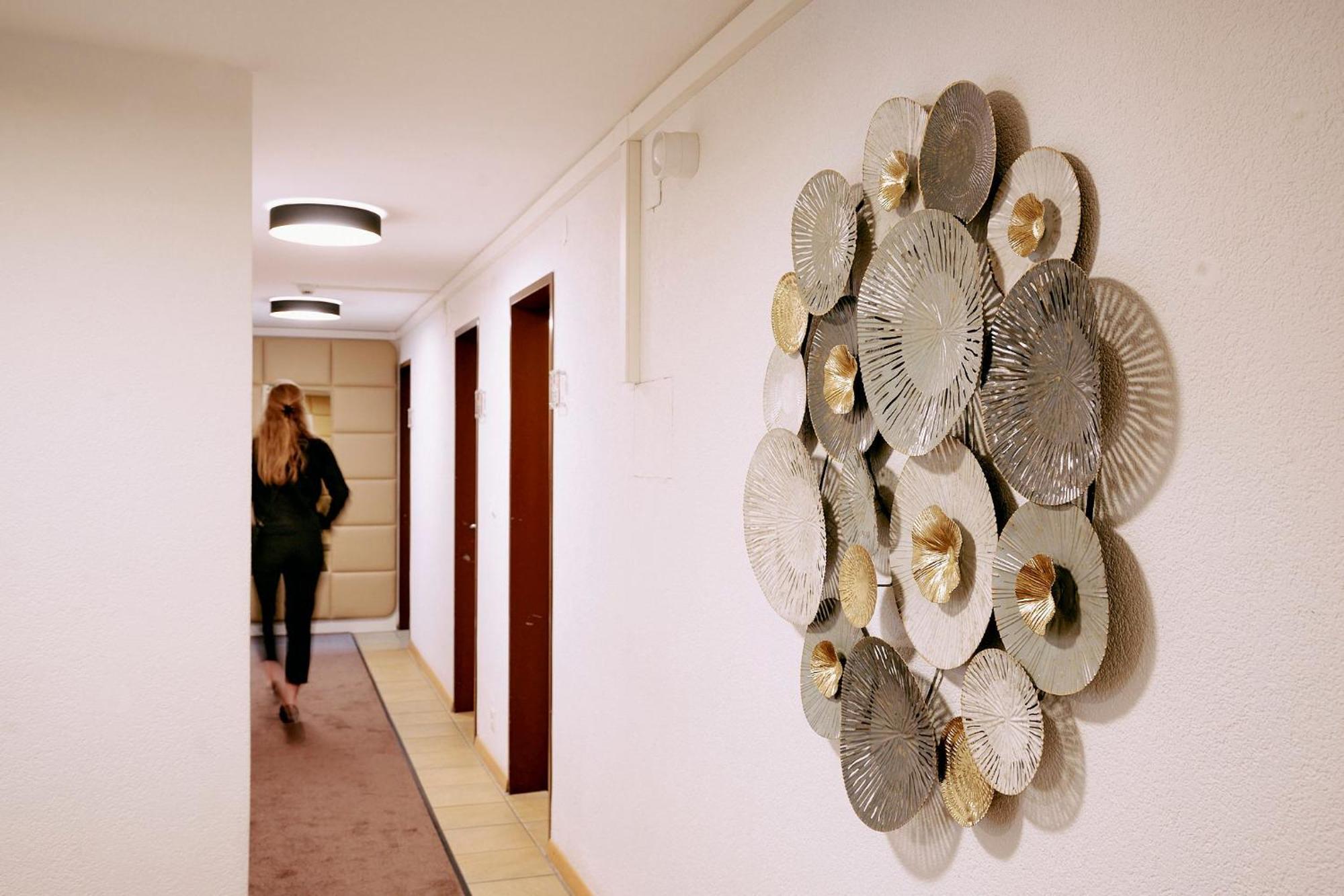 Elite Hotell Visp Exteriör bild